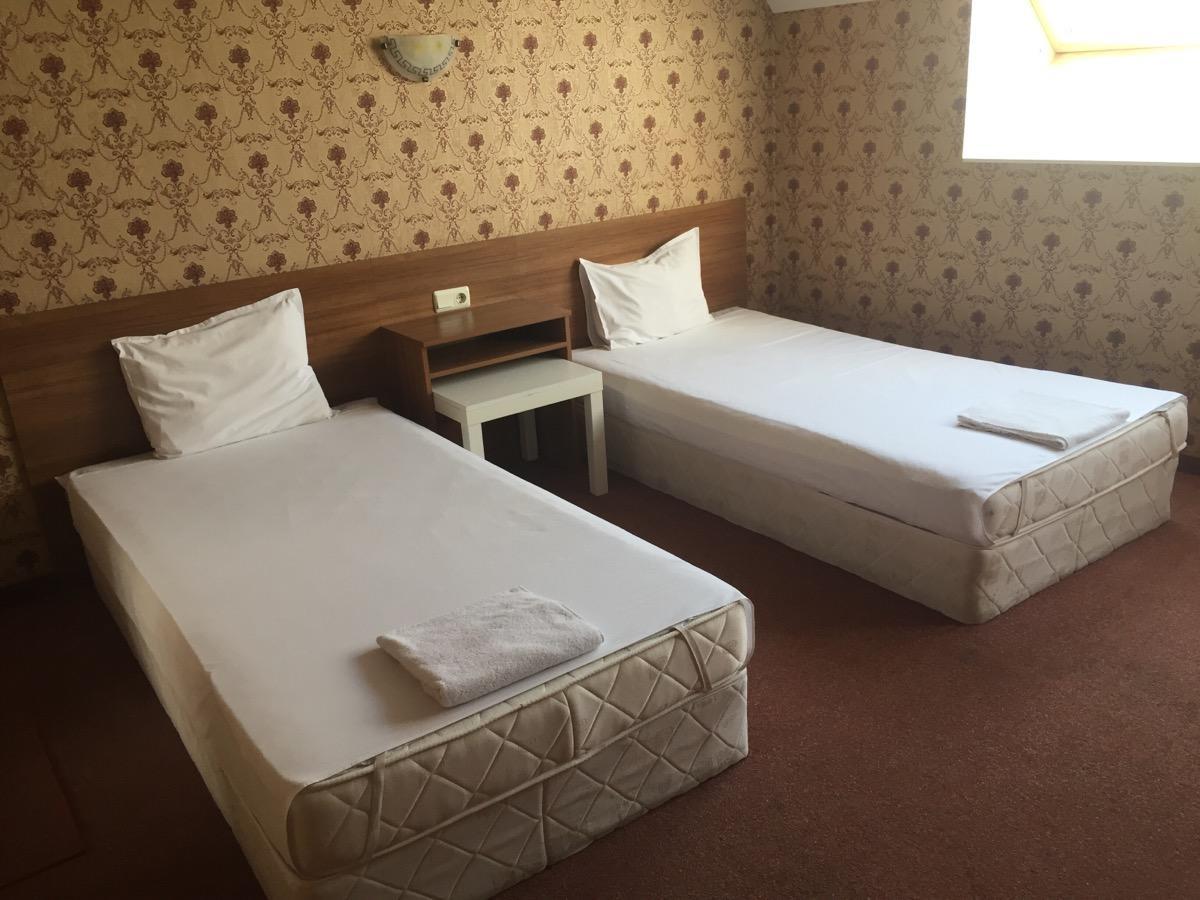 Irish Hotel Shumen Esterno foto