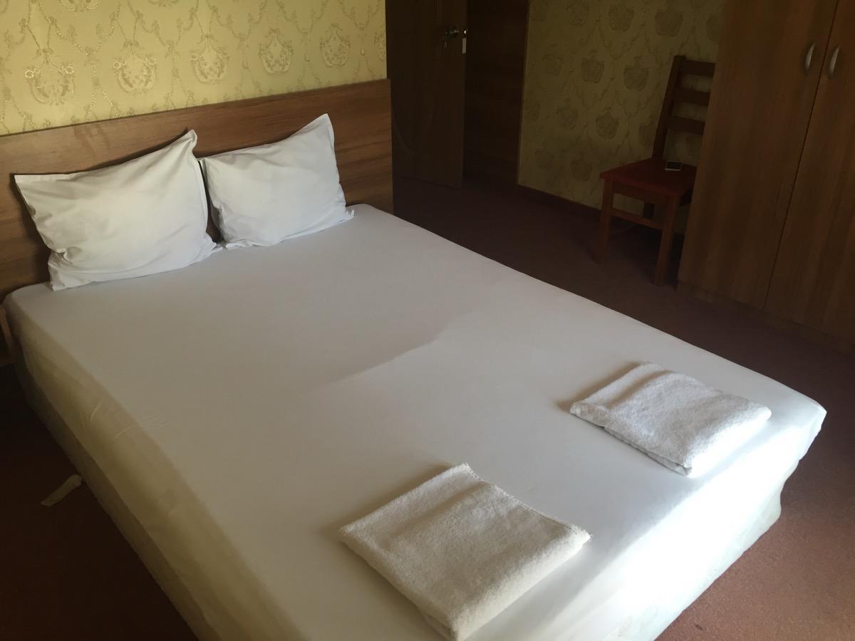 Irish Hotel Shumen Esterno foto